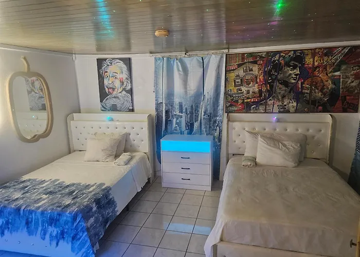 Big Apple Hotel 4*
