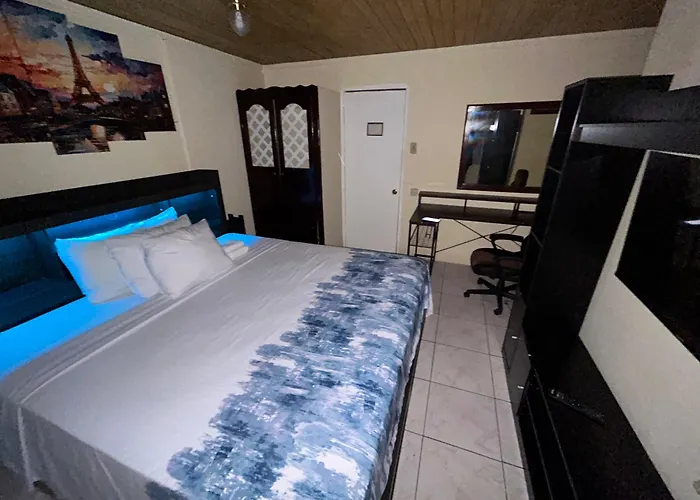 Big Apple Hotel 4*